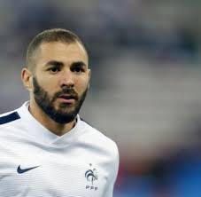 Da er die bandage jedoch immer noch trägt, stellt sich die frage, ob die verletzung noch nicht ganz ausgeheilt ist oder ein anderer grund dahinter steckt. Leute Ermittlungen Gegen Benzema Wegen Erpressung Von Mitspieler Valbuena Welt
