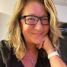 Lavonne Warner's Instagram, Twitter & Facebook