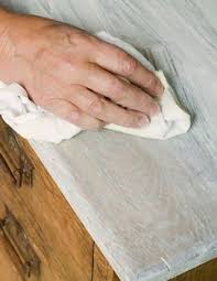 Umran Giz Proje Dunyasi Ahsap Eskitme Nasil Yapilir Eskitme Ahsap Beyaz Boya Mobilya Boyama