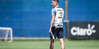 Grêmio e santos empatam em porto alegre em jogo com 3 pênaltis peixe busca igualdade em 3 a 3 com gol aos 50 minutos da etapa final. Por Vaga Na Semi Gremio E Santos Medem Forcas Na Vila Em Duelo De Tricampeoes Da Libertadores