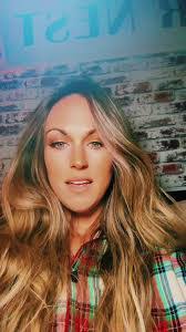 Courtney Lenoir's Instagram, Twitter & Facebook