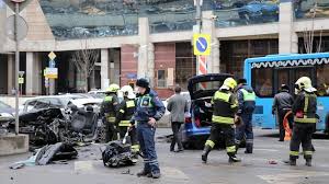 1 апреля на садовом кольце эдвард бил не справился с управлением своей audi rs6 и на большой скорости выехал на встречную полосу. Pranker Doehal Do Ugolovnogo Dela Skandalnyj Bloger Edvard Bil Stal Uchastnikom Krupnogo Dtp V Centre Moskvy Rt Na Russkom