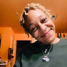 A teacher of great value. Only they can make talent shine. The little swans  are so cute