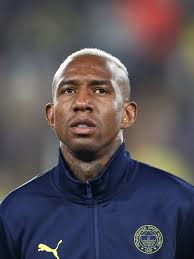 10 puan silme cezası alan Everton'ın taraftarları, Manchester United maçı  öncesinde "Yozlaşmış Premier League" pankartları açtı. 👉Everton  taraftarları, dün oynanan Manchester City-Liverpool maçında da stadyumun  üstünden "Yozlaşmış Premier League ...