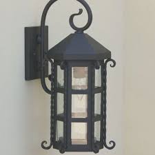 7095 1 Spanish Style Outdoor Wall Light Spanish Revival Lighting En 2020 Casa Antigua Antigua