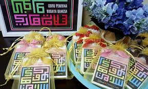 Beli koleksi hadiah hari guru online lengkap edisi & harga terbaru july 2021 di tokopedia! Tempahan Hadiah Hari Guru 2018 Sudah Di Buka Coretan Anuar