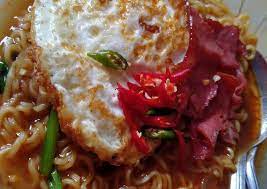 Orang dibalik terciptanya mie instan tiada lain adalah momofuku ando. Ini Dia Cara Memasak Masak Mie Instan Goreng Kuah Istimewa Mie Goreng Nyemek Tanpa Ribet Resep Dapur Mama