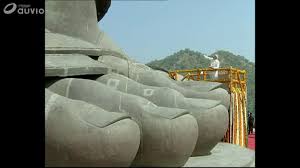 La statue de l'unité mesure 182 mètres représente sardar vallabhbhai patel, l'une des figures de l'indépendance du pays et érigée en modèle par les nationalistes hindous. Videos D Info Sur Auvio