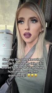 Amber Overton's Instagram, Twitter & Facebook