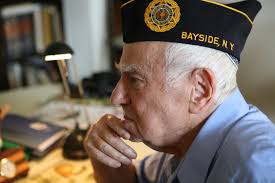 Max Fuchs, era um fuzileiro da Primeira Divisão de Infantaria quando  desembarcou na praia de Omaha, o setor mais sangrento da invasão do Dia D  na Normandia, na manhã de 6 de