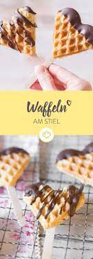 Liebe Auf Die Hand Luftige Waffeln Am Stiel Rezept Waffel Am Stiel Waffeln Essen Und Trinken