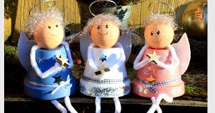 Basteln Und Dekorieren Engel Aus Tontopfen Weihnachten Basteln Engel Weihnachtsengel Basteln Engel Basteln
