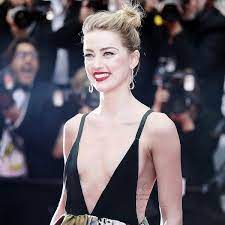 Amber laura heard (born april 22, 1986) is an american film and television actress. Ember Herd Prishla Na Premeru V Kannah V Plate S Ekstremalnym Dekolte Vokrug Tv