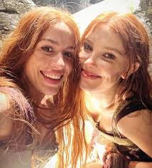 Elodie · 82K threads