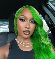 Performance makeup for @neilaofficial using my @jeffreestarcosmetics blood  money palette 💎 @maccosmetics pigment and @inglot_cosmetics gel liner