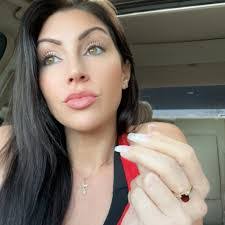 Kristina Manuel's Instagram, Twitter & Facebook