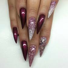 Stiletto Nails 30 Tolle Ideen Fur Extravagante Und Auffallige Nageldesigns Nagel Design Rot Nailart Bilder Nageldesign