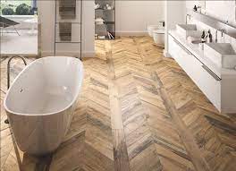 So stehen fliesen in holzoptik zur auswahl bereit oder aber man entscheidet sich für den flur für fliesen in steinoptik. Dauerhaft Pflegeleicht Und Tauschend Realistisch Fliesen In Holzoptik