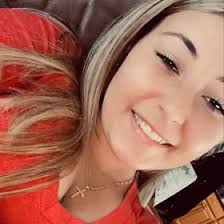 Mariah Jean Dees (mariahjeann_)