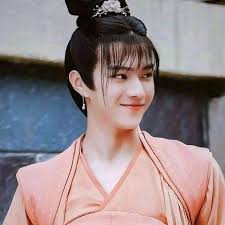 He's so pretty here like a real girl