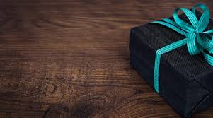 Ritrovarsi e riscoprirsi come agli inizi, sulla strada dei ricordi magari, tornando nei posti che avevano segnato i momenti dell'innamoramento o dei primi passi come marito e moglie. Qual E Il Regalo Tradizionale Per I 10 Anni Di Matrimonio