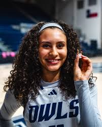 Her. 💁‍♀️👌 #GoOwls👐 x #MayaBuckets