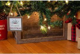 This is an easy and inexpensive way to add personalized mementos to your holidays. Amazon Com Barnwoodusa Wooden Tree Box Collar Natural Weathered Gray Farmhouse Tree Box Christmas Tree Skirt Rustic Decorations Home Accent Vintage 100 Reclaimed Recycled Wood 4 Sides Kitchen Dining