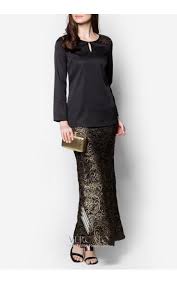 Baju Kurung Moden Prada Lace Skirt Vercato Rina In Gold Batik Fashion Fashion Design Clothes Muslim Fashion