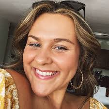 Stacy Ritter's Instagram, Twitter & Facebook