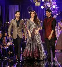 Kareena Kapoor Dazzles On Ramp At Lakme Fashion Week Finale Lakme Fashion Week Fashion Indian Celebrities