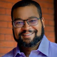 Julian Peck's Instagram, Twitter & Facebook