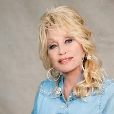 It's finally happening. Dolly Parton will appear in the seventh and final  season of 📺 Grace and Frankie and I could not be more excited!