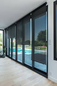 Store enrouleur sur mesure toile blackout pvc opac 400 linen 100 % occultant de black design. Store Anti Chaleur Pour Fenetres Lucarnes Et Baies Vitrees Vertigo Reflex Sol