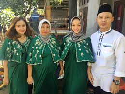 30 model baju lebaran keluarga modern terbaru 2019 desain model baju 10 gaya kompak seragam keluarga artis bisa jadi insiparasi lebaran 30 model baju lebaran Lebaran Intip Kekompakan 15 Keluarga Artis Yuk