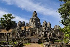 Angkor vat là khu quần thể kiến trúc nổi tiếng và trở thành biểu tượng của đất nước campuchia. Nhá»¯ng Cau Chuyá»‡n ChÆ°a Ká»ƒ Vá» Quáº§n Thá»ƒ Angkor