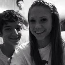 Amanda Lessard (@AmandaRenae32)