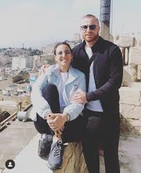 Çift önceki gün bebek'te yürüyüş yaparken görüntülendi. Gokhan Tore Den Esine Bebek Hediyesi