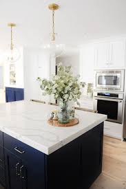 How To Accessorize Kitchen Countertops In 2020 Kitchen Design Countertops Replacing Kitchen Countertops Black Kitchen Countertops