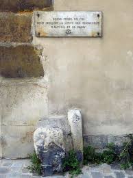 Borne Rue Berton Paris 75016 A Cote De La Maison De Balzac Rue Paris Rue De Paris
