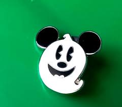 Halloween 2009 Walt Disney World Patches & Pins (1968-Now) for sale