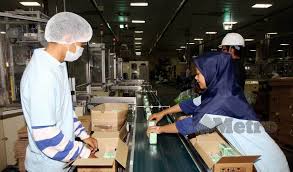 Pemberhentian pekerja bermaksud penamatan27ntrak perkhidmatan akibat keadaan berlebihan pekerja yang boleh timbul daripada. 15 597 Pekerja Dipotong Gaji Diberhentikan Kerja