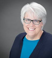 Barbara Hettle's Instagram, Twitter & Facebook