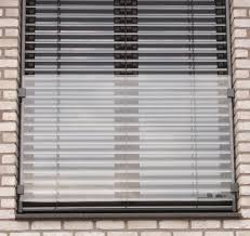 Brustung Fur Das Tiefsitzende Fenster Franzosische Balkone Balkon Glas Brustung