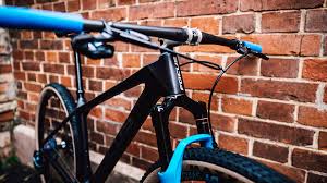 Produktnews Focus Raven Customised Christmas Velomotion