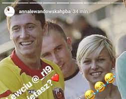 W sieci często zamieszcza fotografie, na których prezentuje swoją przemianę. Spektakularna Metamorfoza Anny Lewandowskiej Stare Zdjecia Trenerki 2 Viva Pl