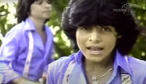 pelo lacio con 10 anos y apuntando maneras recuerdas los inicios de chayanne cadena dial pelo lacio con 10 anos y apuntando