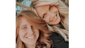 Lorella cuccarini persili (born august 10, 1965) is an italian dancer, singer, television host and actress. Lorella Cuccarini E La Figlia Sara Una Somiglianza Incredibile Ck12 Giornale