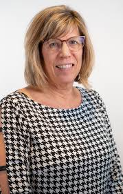 When shopping for a mortgage a broker can be a better option than a bank