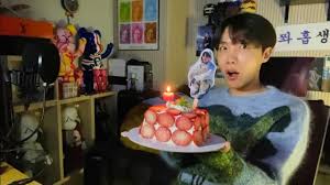 I kept my gaze on the cake as they sang the traditional song. Happy Birthday J Hope Rm Suga Jin Wish Bts Rapper While He Struggles To Chat Live With Fans Amid Multiple Crashes Hindustan Times