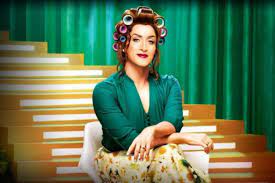 Prova disso foi que minha mãe é uma peça 3, terceiro filme da franquia de sucesso baseada na peça de teatro de mesmo nome e protagonizada pelo comediante, se tornou a maior bilheteria do cinema nacional no ano passado paulo gustavo dividiu palco com a mãe em espetáculo lançado em 2019. Minha Mae E Uma Peca 3 De Paulo Gustavo Bate Star Wars E Leva 1 8 Milhao Aos Cinemas